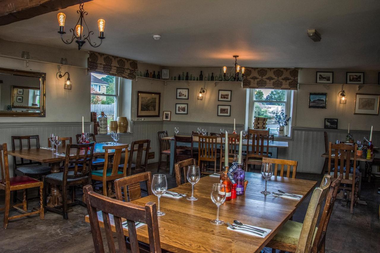 The George Inn Warminster Exteriör bild