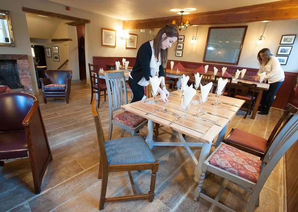 The George Inn Warminster Exteriör bild